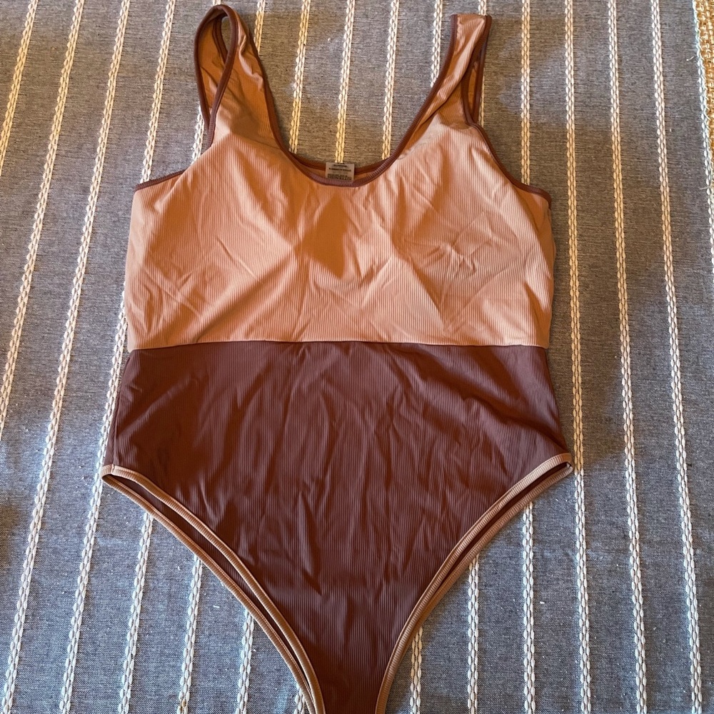 Zumba color block kittenish one piece swimsuit